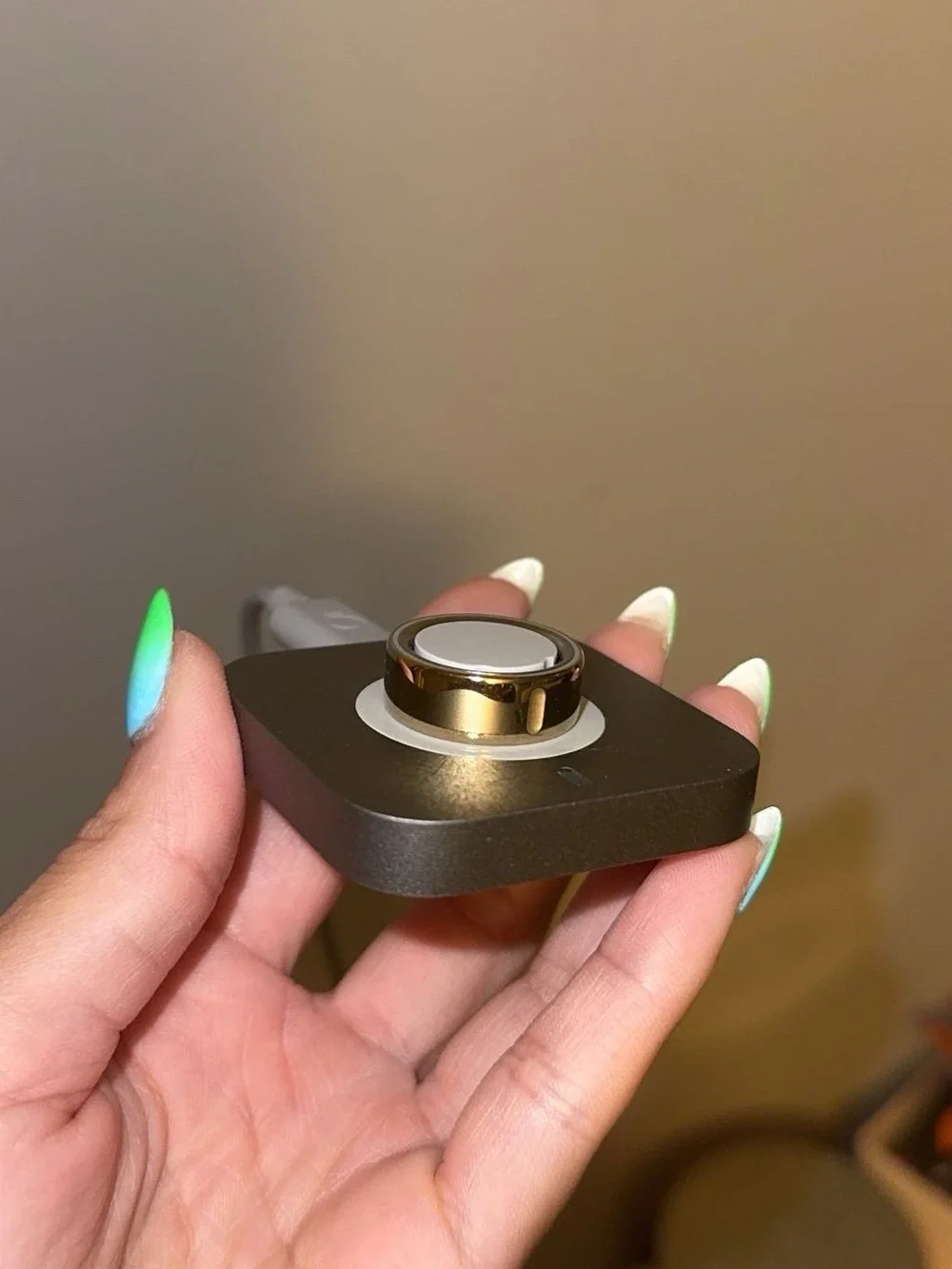 Oura Ring 4 Gold Smart Ring - Size 6